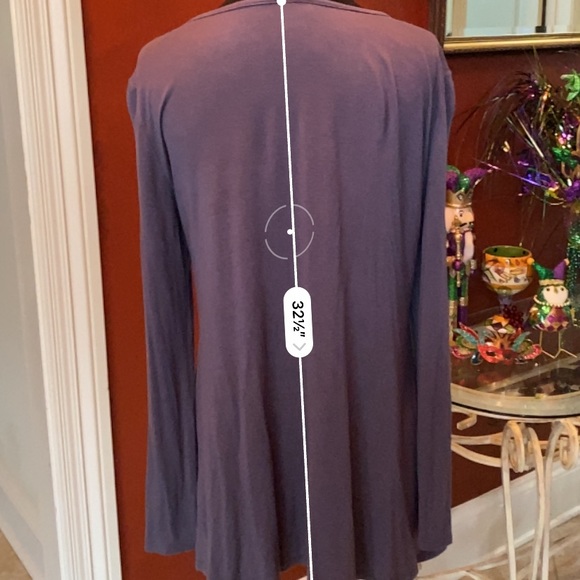 5/$15 Tiger Print Tunic. Long sleeve - Picture 4 of 7